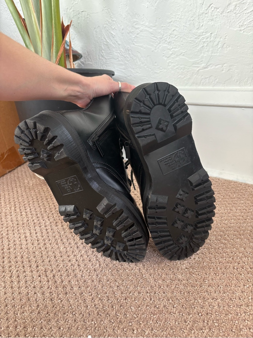 Dr. Martens Jadon II Mono Vegan Platform boots - Picture 4 of 6